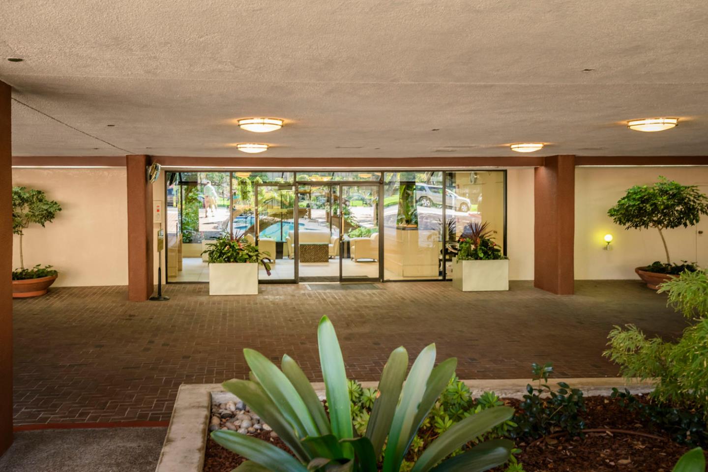 Detail Gallery Image 5 of 9 For 555 Laurel Ave #518,  San Mateo,  CA 94401 - 2 Beds | 2 Baths