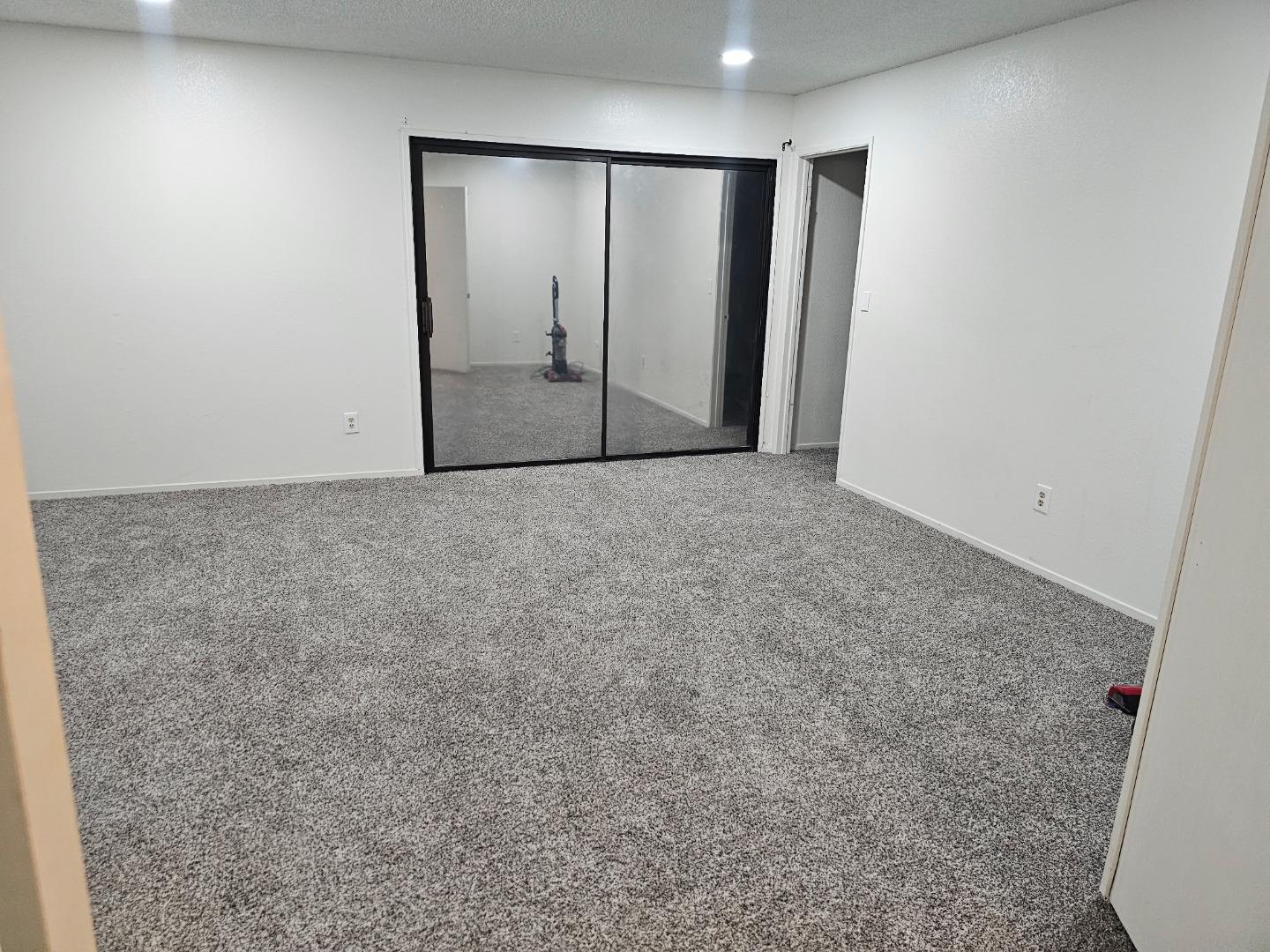 Detail Gallery Image 5 of 22 For 2705 Puder St, Bakersfield,  CA 93306 - 5 Beds | 2/1 Baths