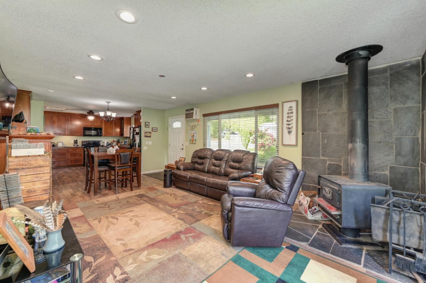 Detail Gallery Image 11 of 28 For 874 Feather Dr, Copperopolis,  CA 95228 - 3 Beds | 2 Baths