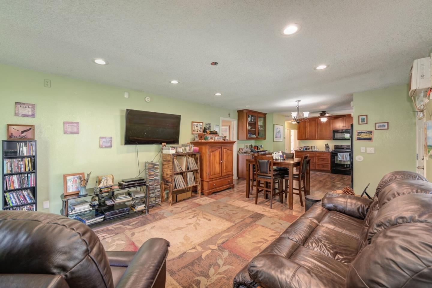 Detail Gallery Image 15 of 28 For 874 Feather Dr, Copperopolis,  CA 95228 - 3 Beds | 2 Baths