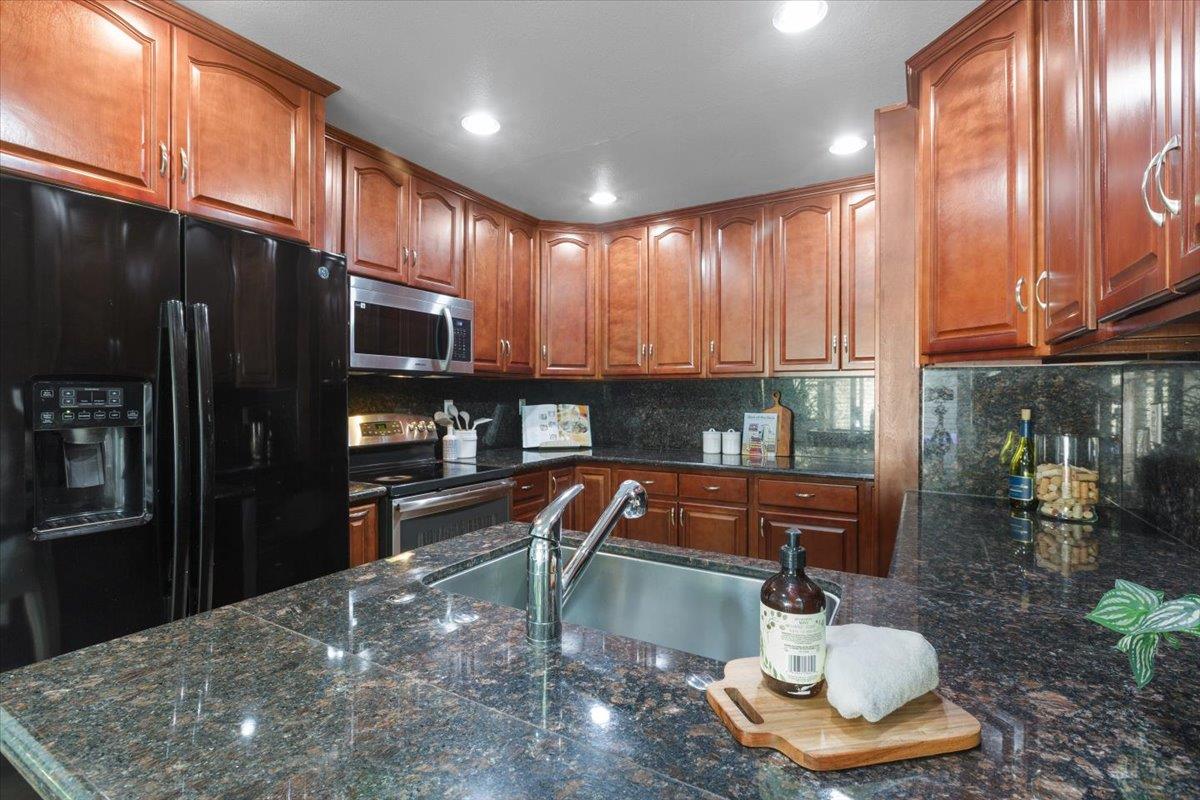 Detail Gallery Image 11 of 46 For 239 Kerry Cmn, Fremont,  CA 94536 - 4 Beds | 3 Baths