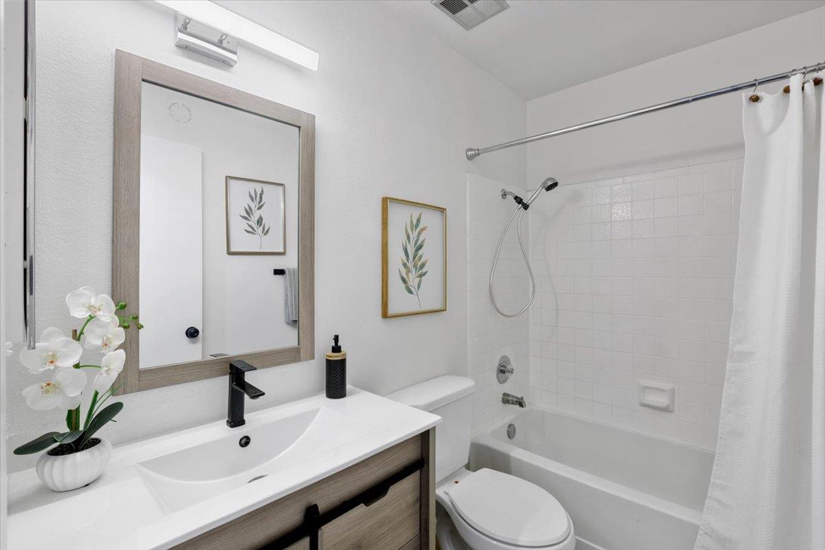 Detail Gallery Image 16 of 46 For 239 Kerry Cmn, Fremont,  CA 94536 - 4 Beds | 3 Baths