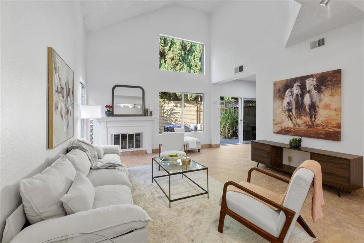 Detail Gallery Image 2 of 46 For 239 Kerry Cmn, Fremont,  CA 94536 - 4 Beds | 3 Baths