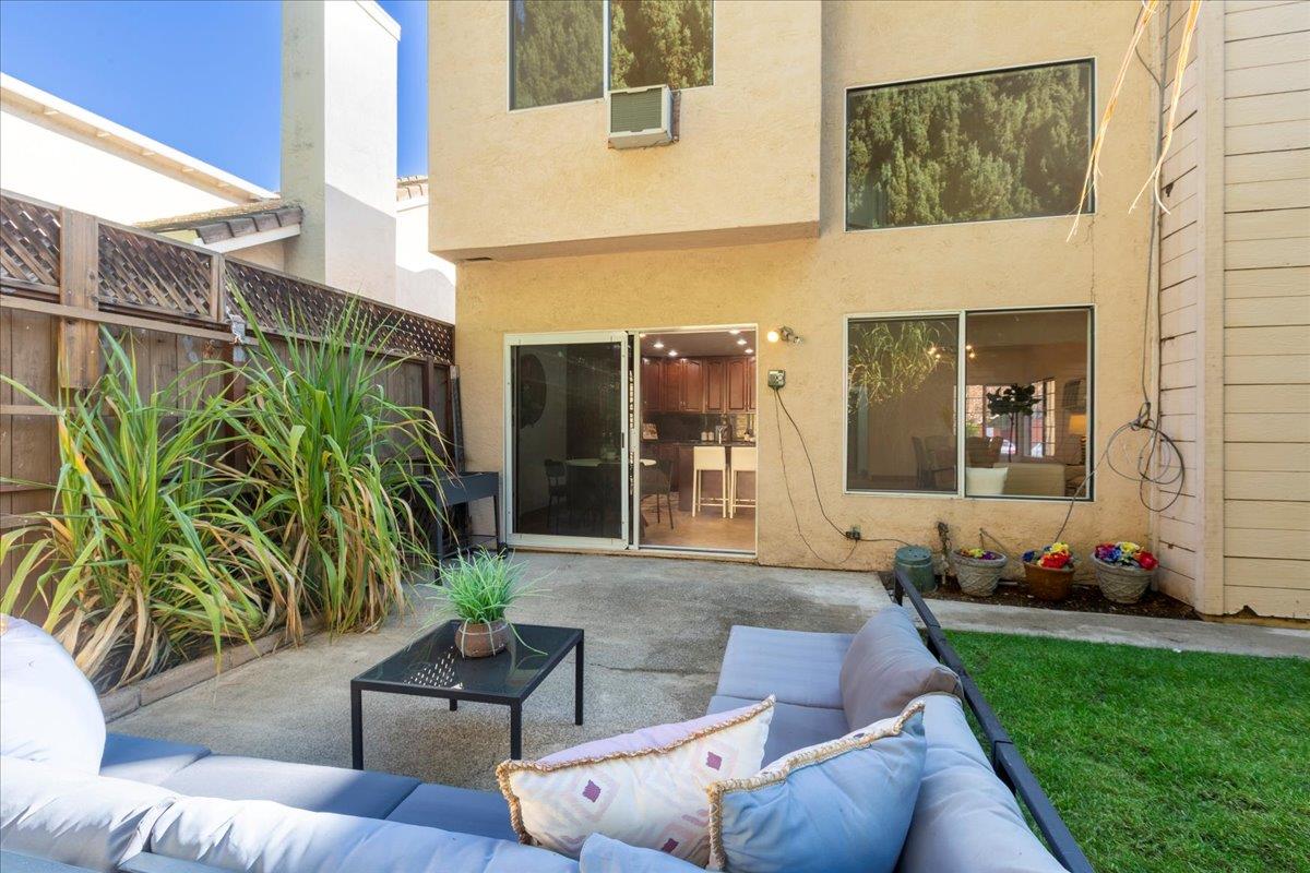 Detail Gallery Image 24 of 46 For 239 Kerry Cmn, Fremont,  CA 94536 - 4 Beds | 3 Baths