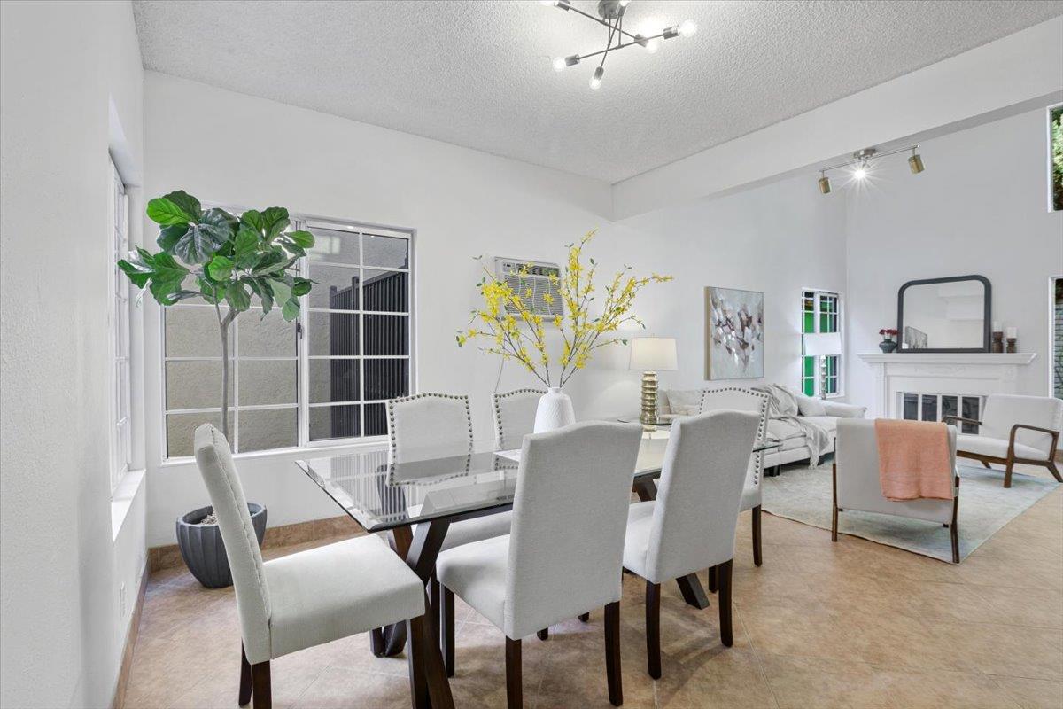 Detail Gallery Image 3 of 46 For 239 Kerry Cmn, Fremont,  CA 94536 - 4 Beds | 3 Baths