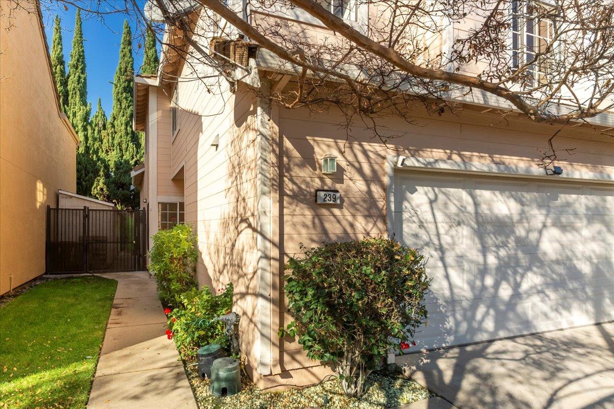 Detail Gallery Image 37 of 46 For 239 Kerry Cmn, Fremont,  CA 94536 - 4 Beds | 3 Baths