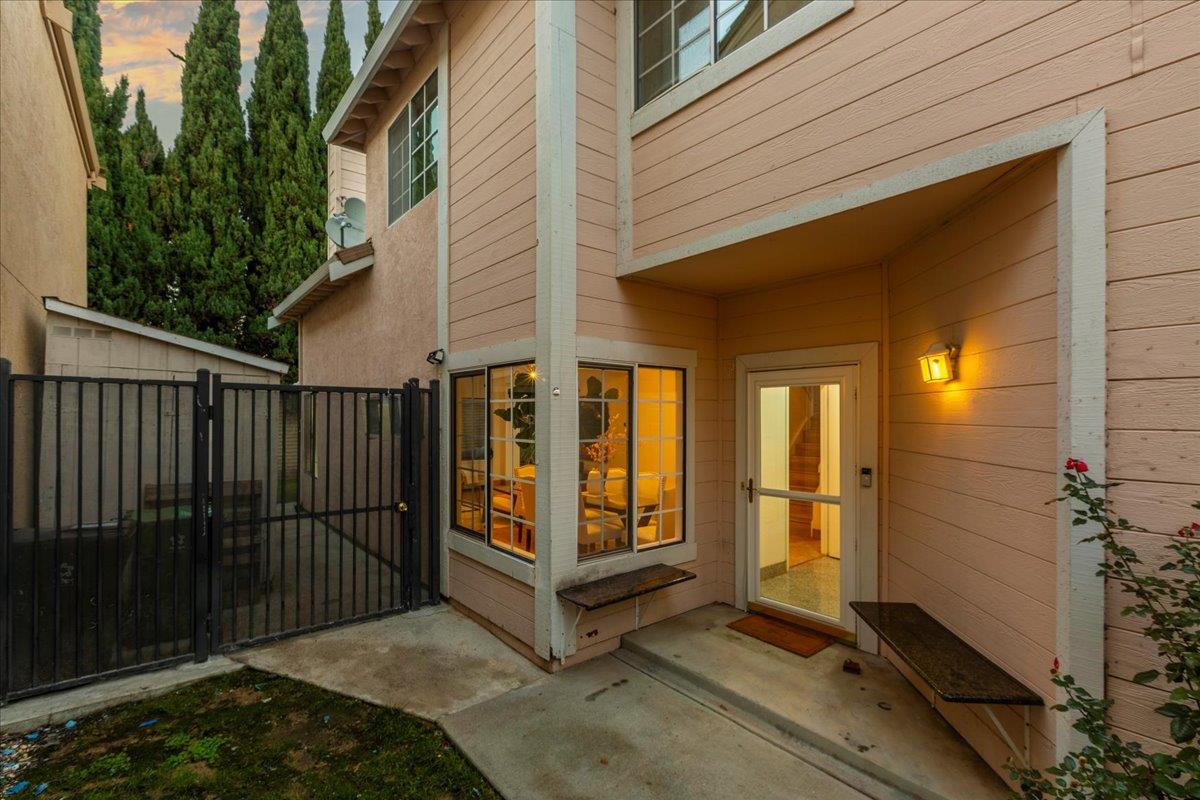 Detail Gallery Image 38 of 46 For 239 Kerry Cmn, Fremont,  CA 94536 - 4 Beds | 3 Baths