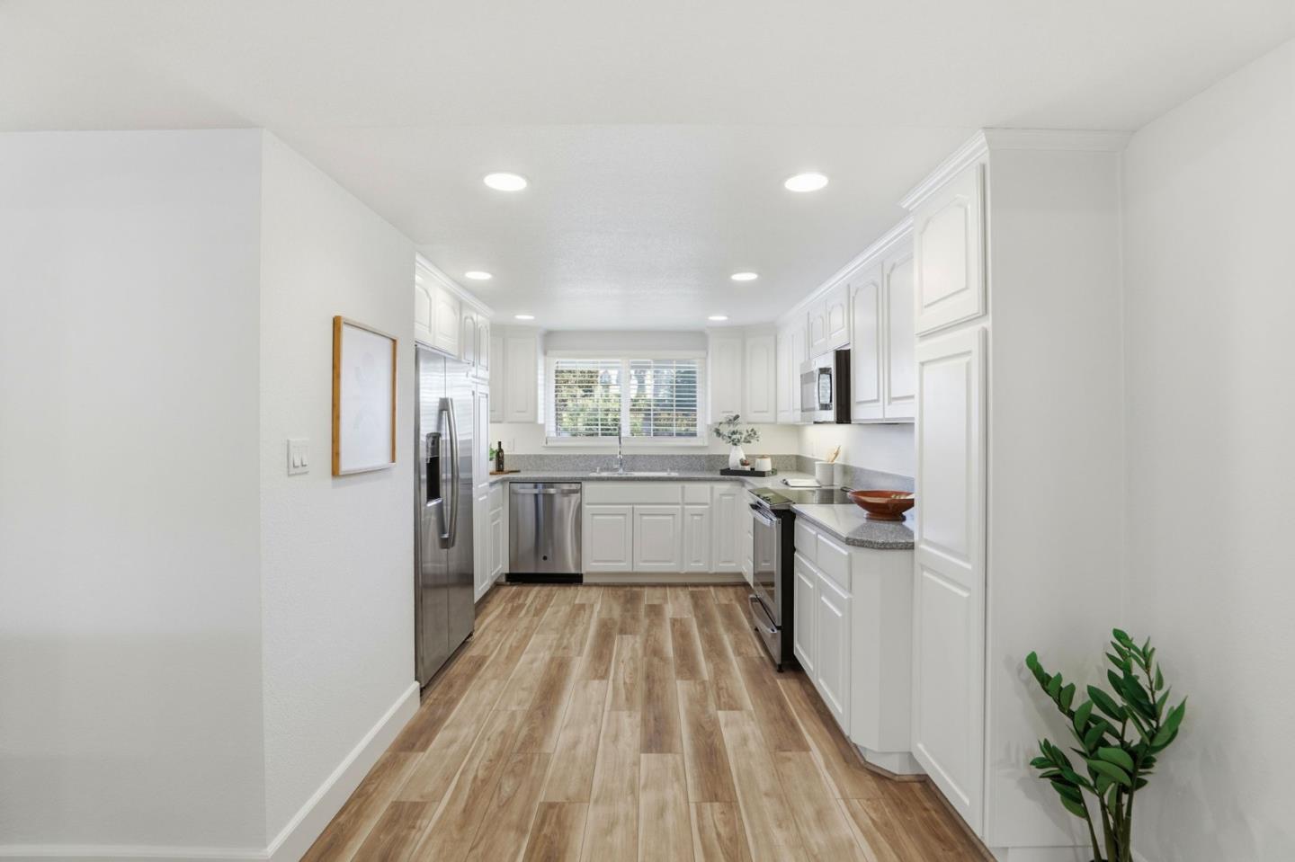 Detail Gallery Image 12 of 43 For 2333 Downing Ave, San Jose,  CA 95128 - 4 Beds | 2 Baths