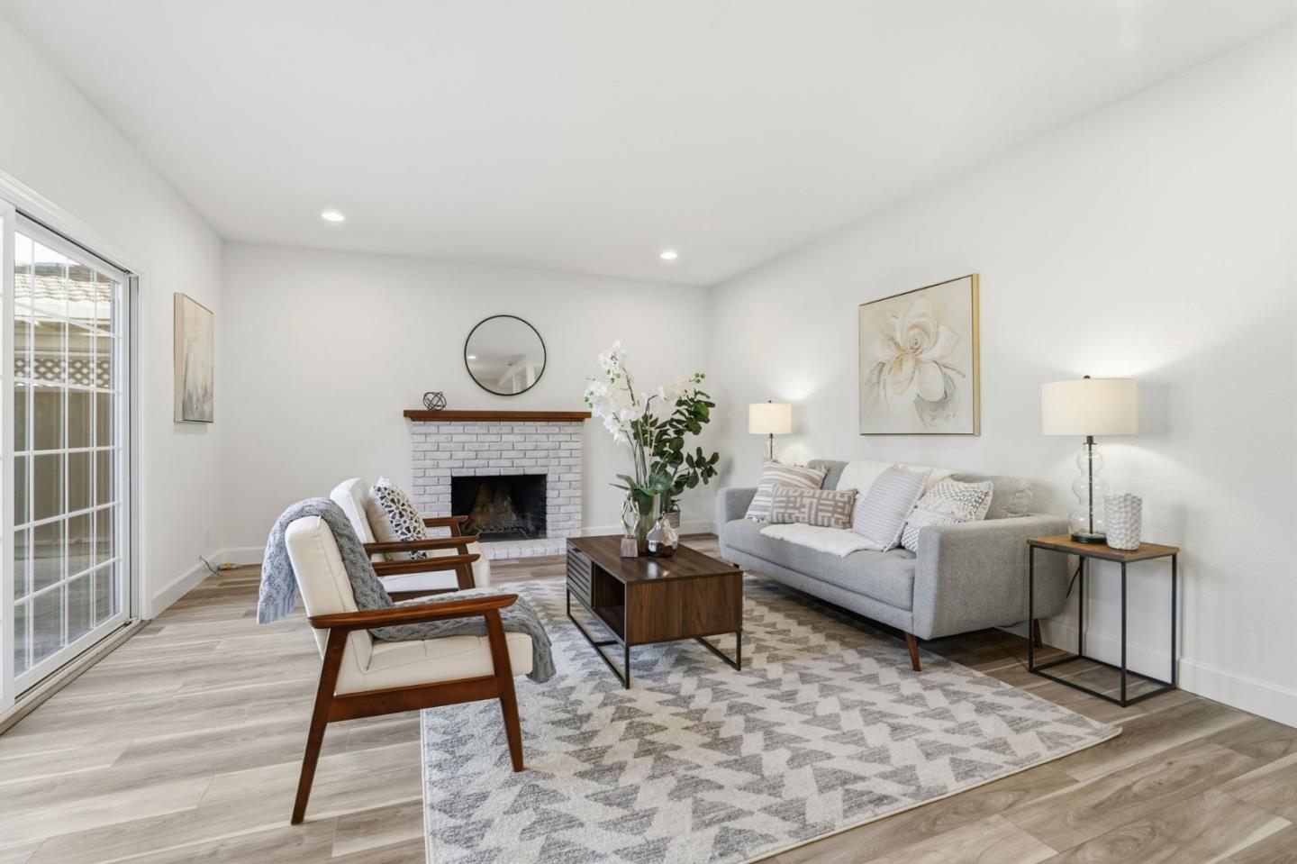 Detail Gallery Image 9 of 43 For 2333 Downing Ave, San Jose,  CA 95128 - 4 Beds | 2 Baths