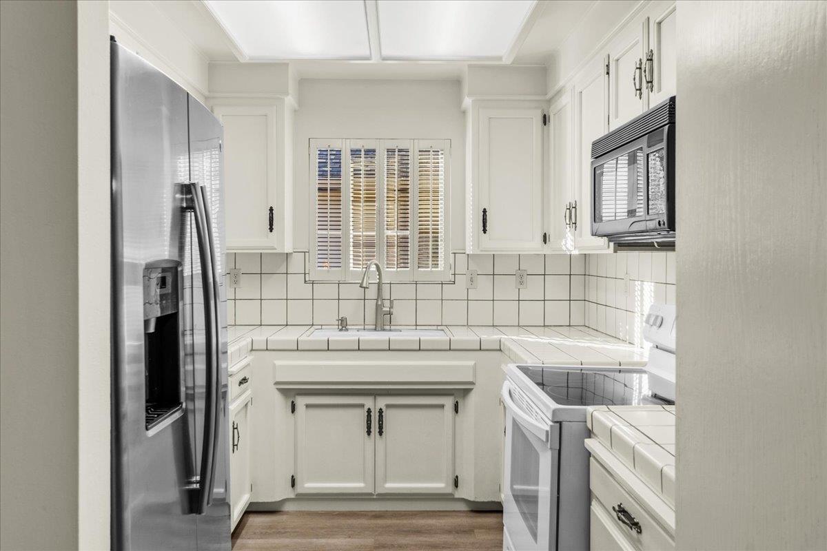 Detail Gallery Image 10 of 39 For 118 Nissen Rd #1,  Salinas,  CA 93901 - 2 Beds | 2 Baths