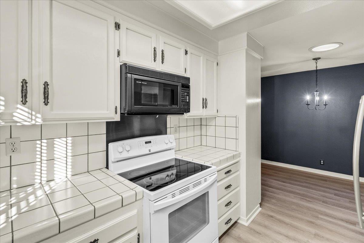 Detail Gallery Image 11 of 39 For 118 Nissen Rd #1,  Salinas,  CA 93901 - 2 Beds | 2 Baths