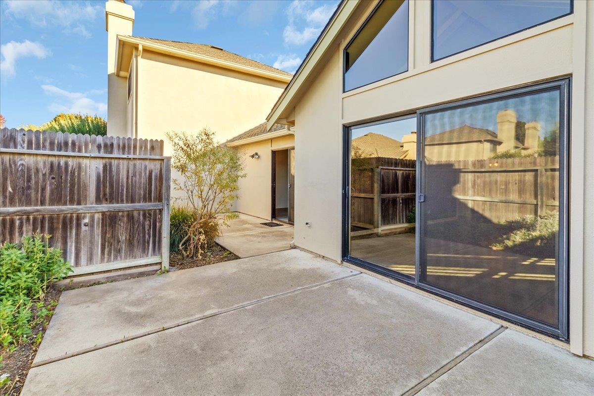 Detail Gallery Image 29 of 39 For 118 Nissen Rd #1,  Salinas,  CA 93901 - 2 Beds | 2 Baths