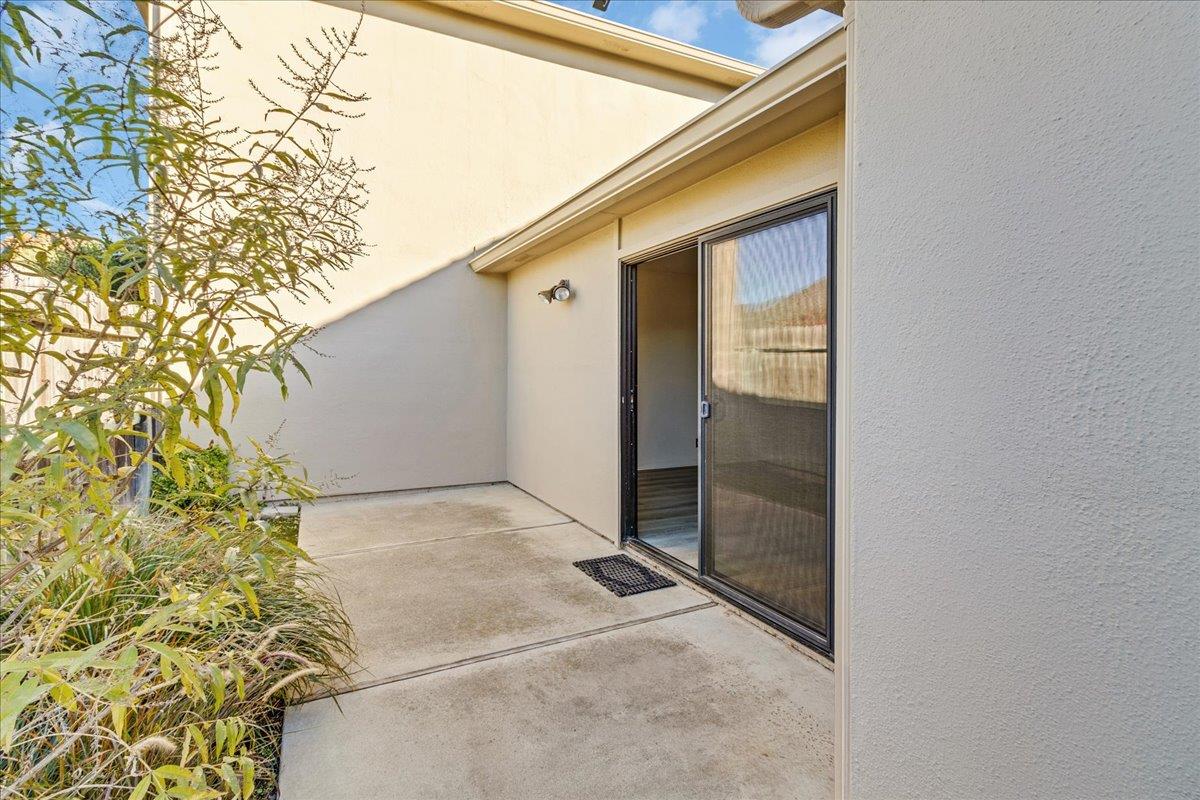 Detail Gallery Image 30 of 39 For 118 Nissen Rd #1,  Salinas,  CA 93901 - 2 Beds | 2 Baths