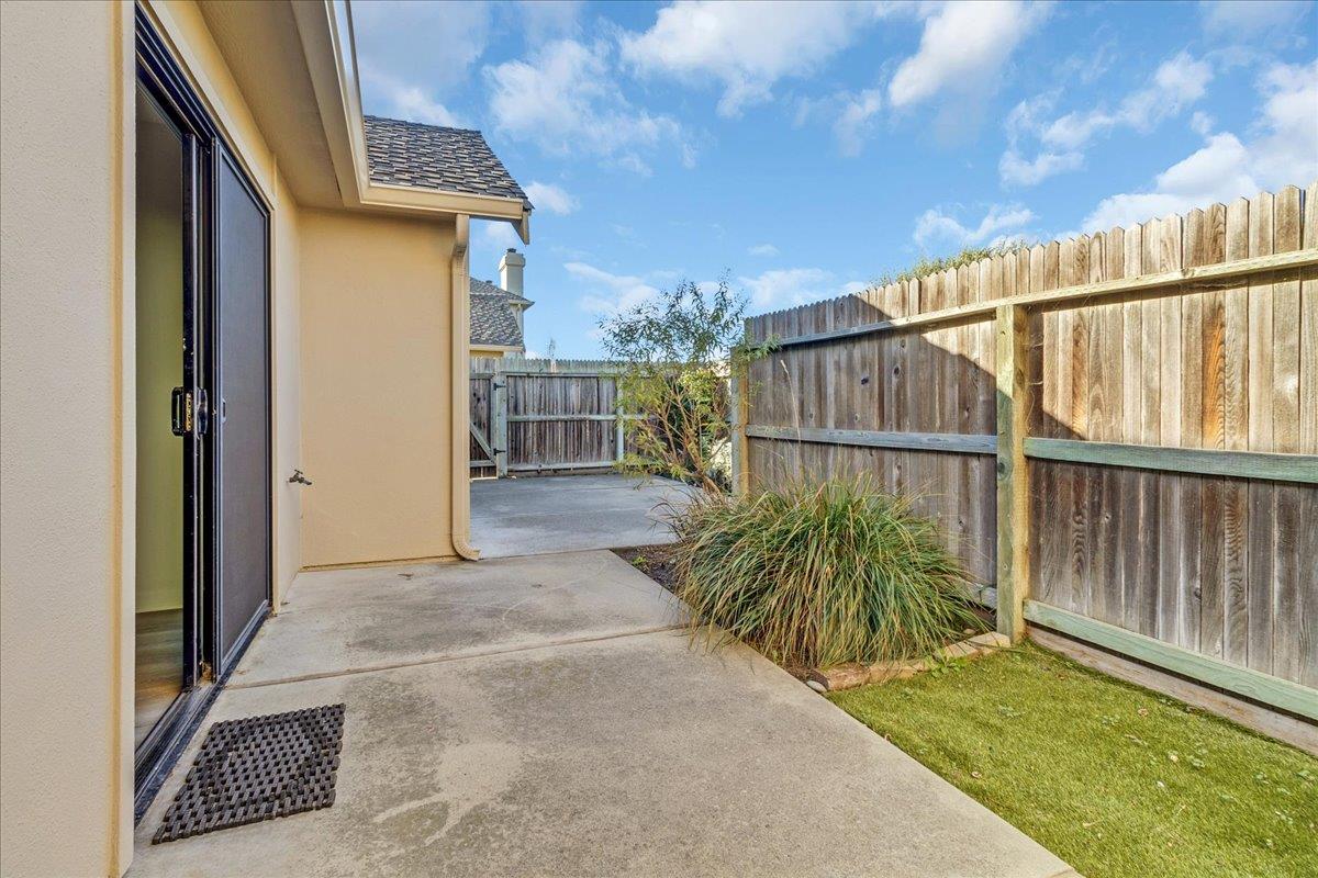 Detail Gallery Image 31 of 39 For 118 Nissen Rd #1,  Salinas,  CA 93901 - 2 Beds | 2 Baths