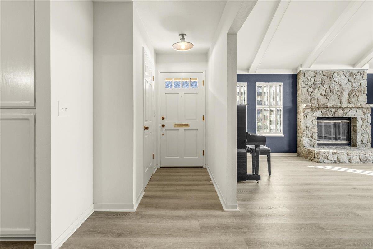 Detail Gallery Image 6 of 39 For 118 Nissen Rd #1,  Salinas,  CA 93901 - 2 Beds | 2 Baths