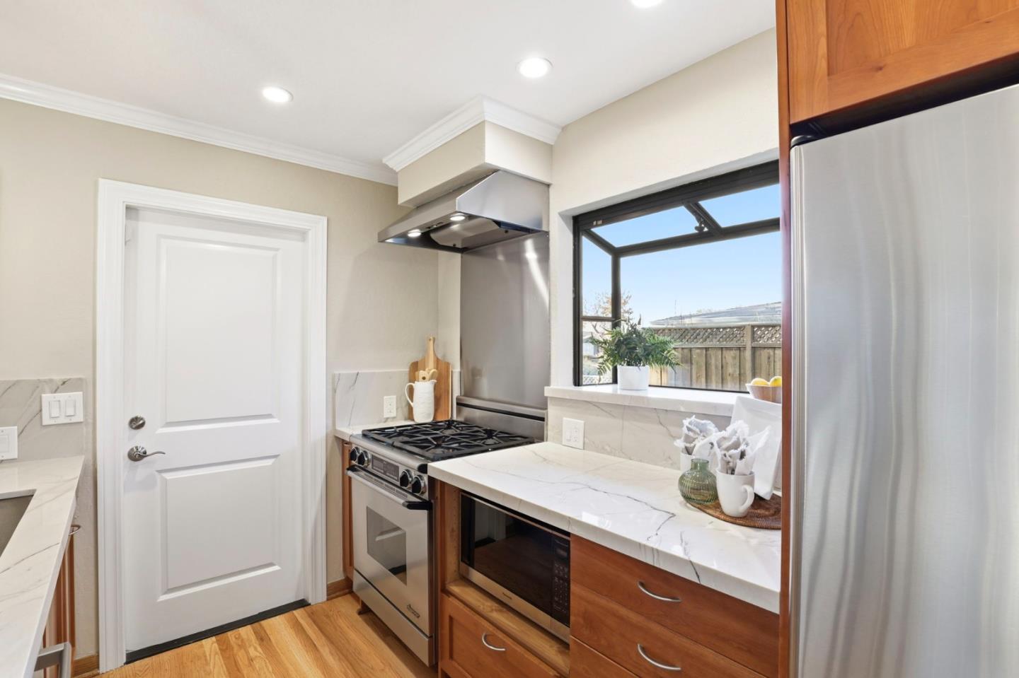 Detail Gallery Image 10 of 42 For 3274 Todd Way, San Jose,  CA 95124 - 3 Beds | 2 Baths