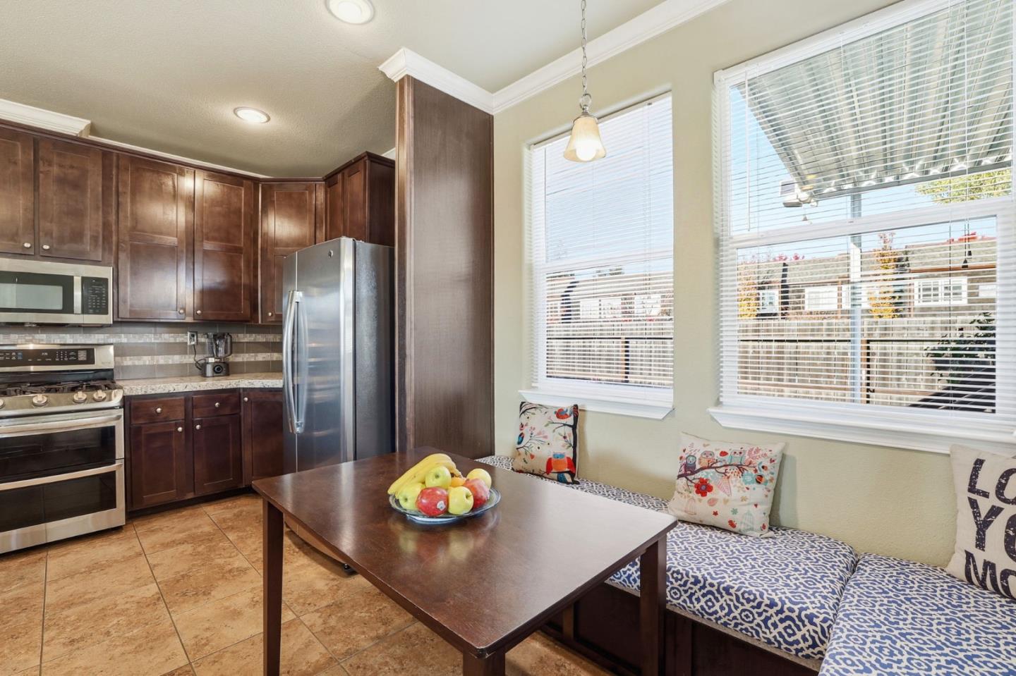 Detail Gallery Image 14 of 46 For 125 N Mary Ave #17,  Sunnyvale,  CA 94086 - 3 Beds | 2 Baths