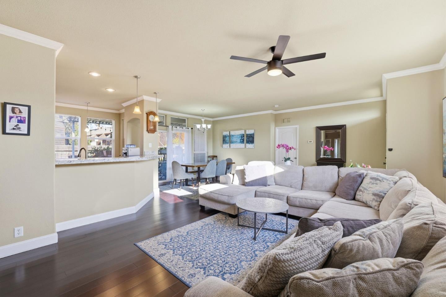 Detail Gallery Image 7 of 46 For 125 N Mary Ave #17,  Sunnyvale,  CA 94086 - 3 Beds | 2 Baths