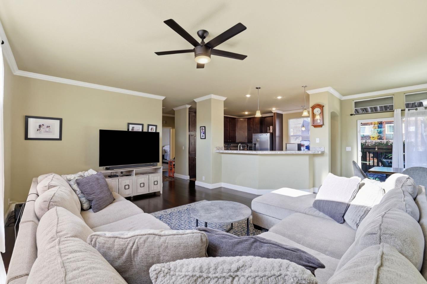 Detail Gallery Image 8 of 46 For 125 N Mary Ave #17,  Sunnyvale,  CA 94086 - 3 Beds | 2 Baths