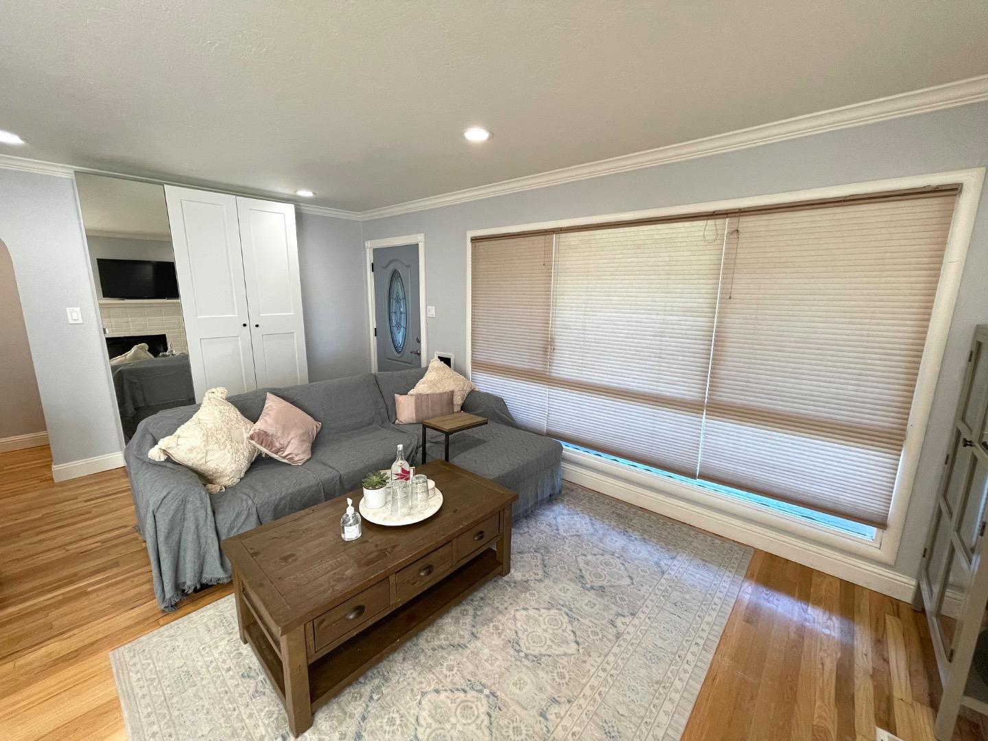 Detail Gallery Image 4 of 17 For 1153 Erin Way, Campbell,  CA 95008 - 3 Beds | 2 Baths