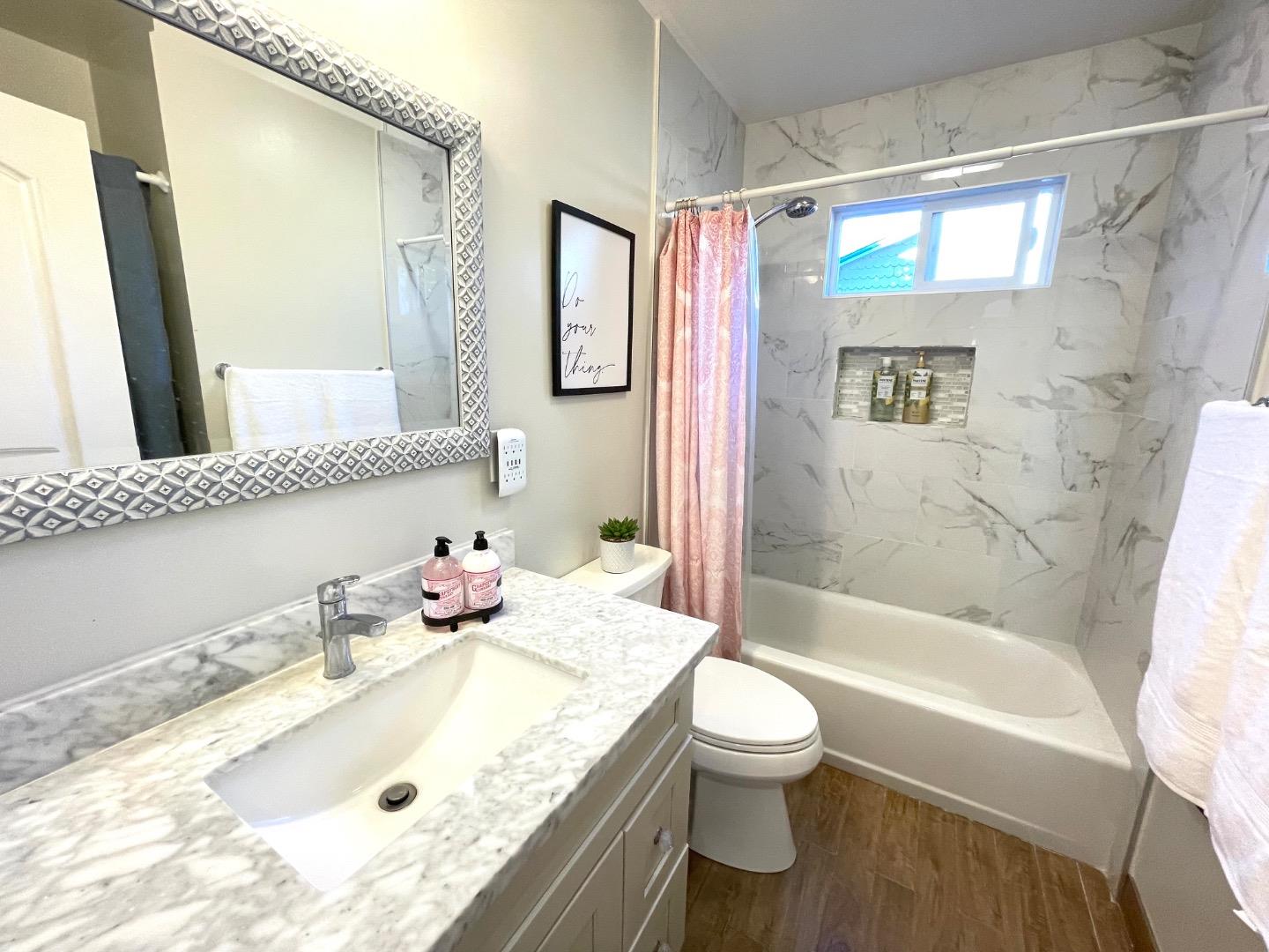 Detail Gallery Image 6 of 17 For 1153 Erin Way, Campbell,  CA 95008 - 3 Beds | 2 Baths