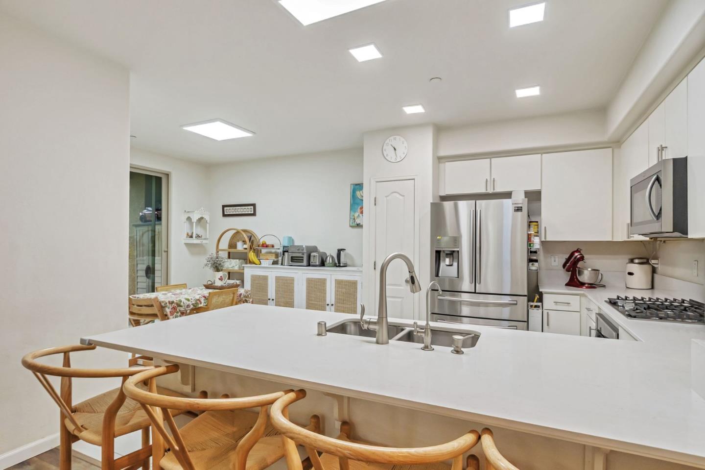 Detail Gallery Image 10 of 41 For 223 William Manly St #1,  San Jose,  CA 95136 - 3 Beds | 3 Baths