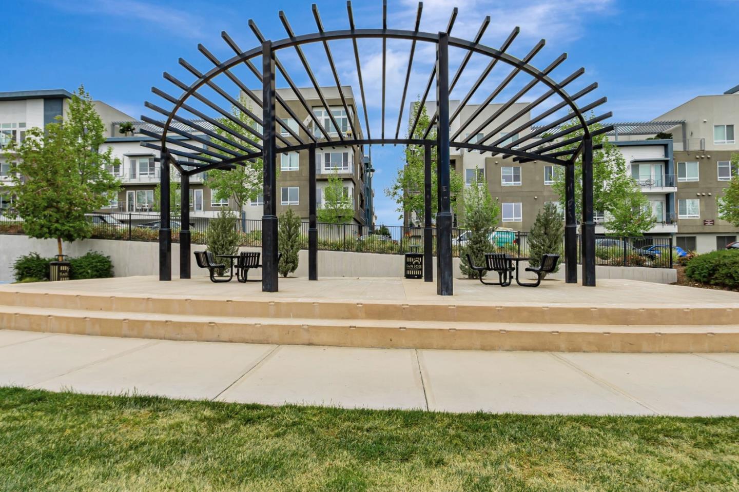 Detail Gallery Image 35 of 41 For 223 William Manly St #1,  San Jose,  CA 95136 - 3 Beds | 3 Baths