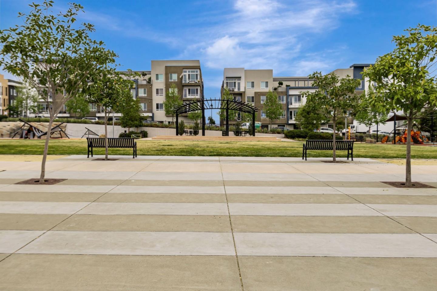 Detail Gallery Image 38 of 41 For 223 William Manly St #1,  San Jose,  CA 95136 - 3 Beds | 3 Baths