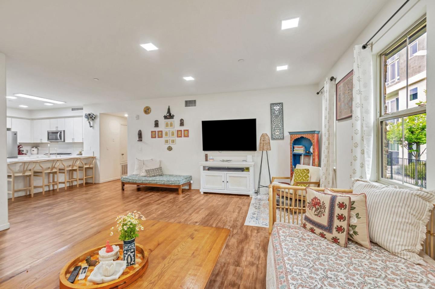 Detail Gallery Image 9 of 41 For 223 William Manly St #1,  San Jose,  CA 95136 - 3 Beds | 3 Baths