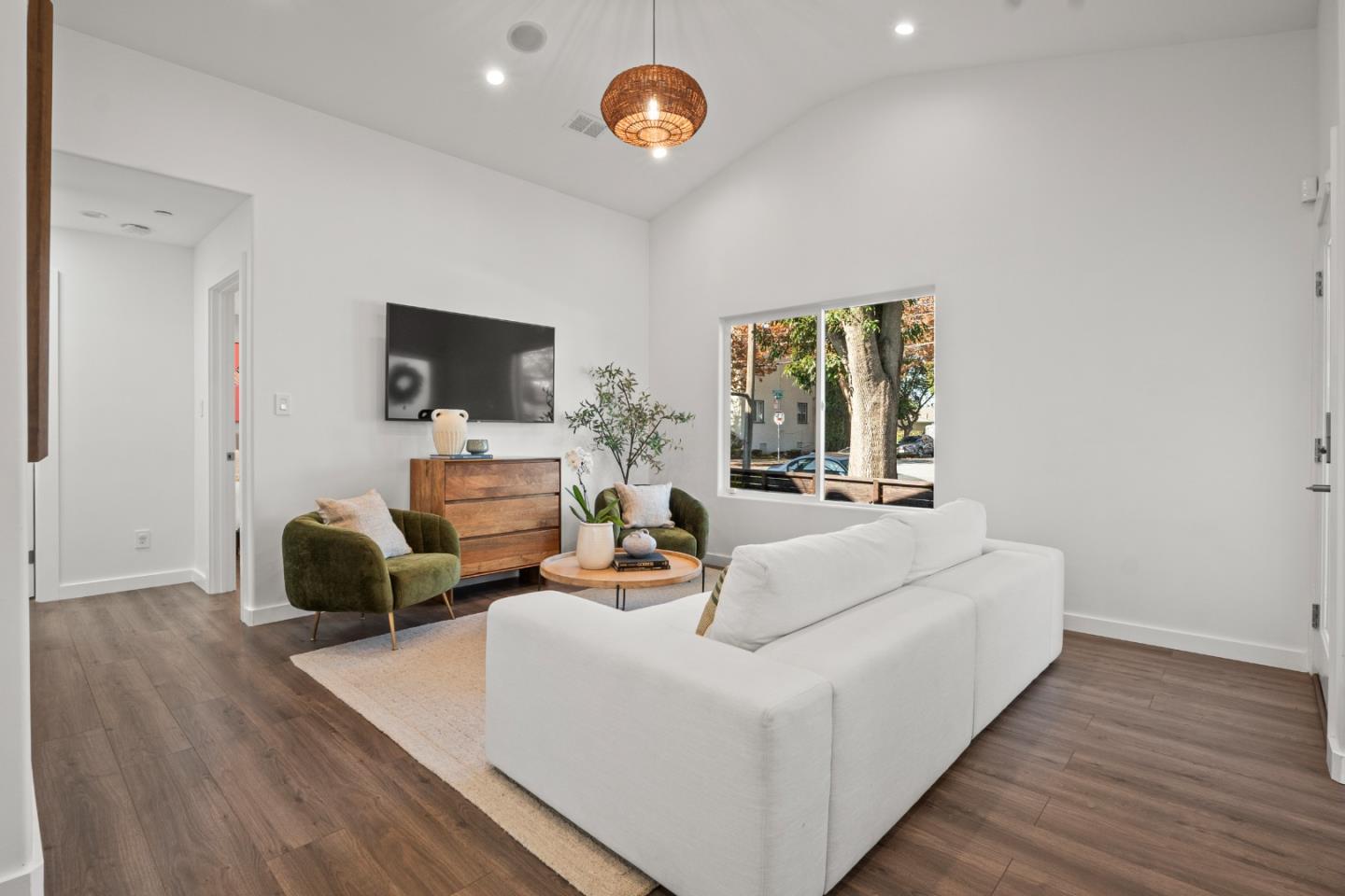 Detail Gallery Image 4 of 32 For 1300 2nd Ave, San Mateo,  CA 94401 - 4 Beds | 3 Baths