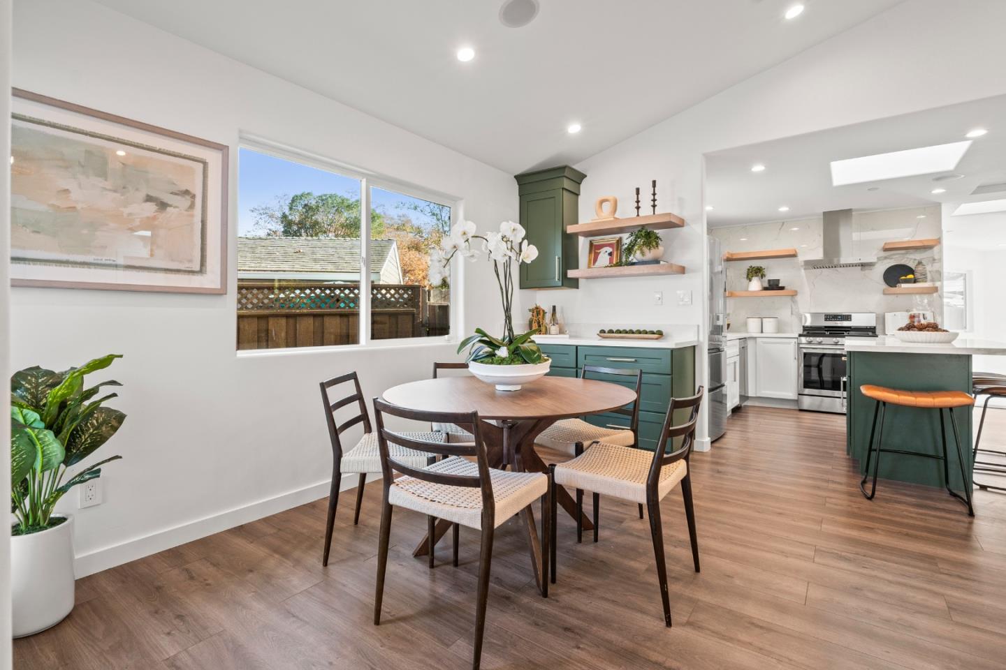 Detail Gallery Image 5 of 32 For 1300 2nd Ave, San Mateo,  CA 94401 - 4 Beds | 3 Baths