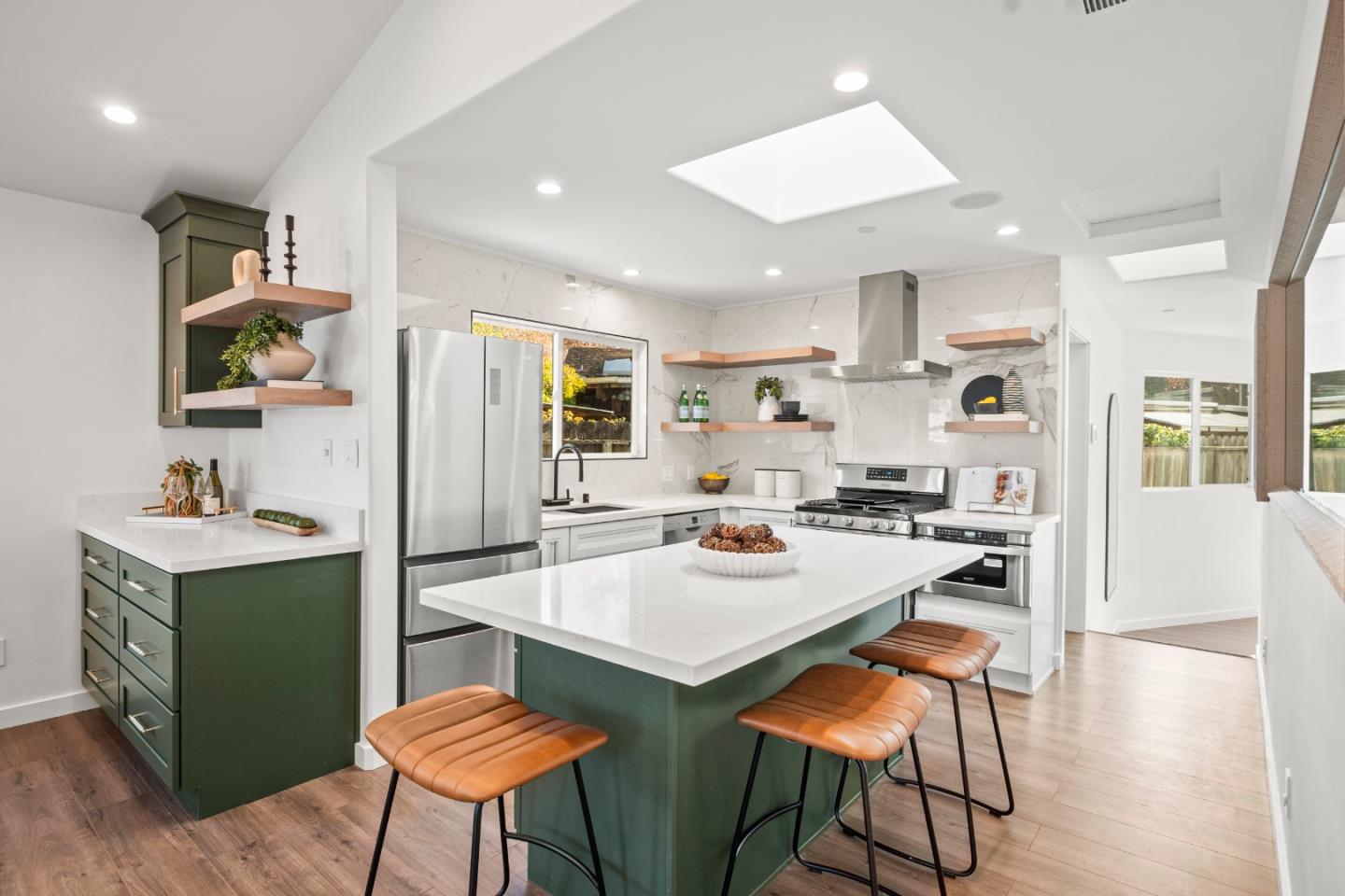 Detail Gallery Image 7 of 32 For 1300 2nd Ave, San Mateo,  CA 94401 - 4 Beds | 3 Baths