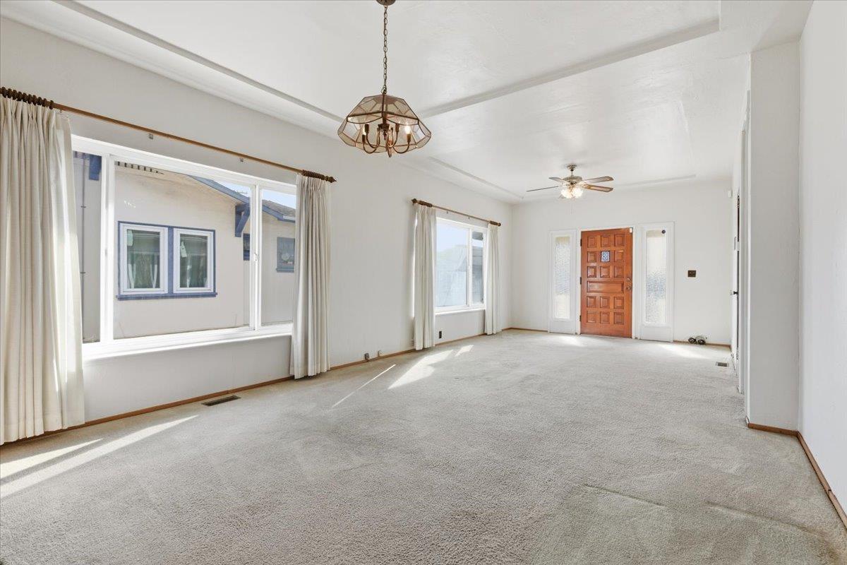 Detail Gallery Image 12 of 29 For 940 37th, Oakland,  CA 94608 - 3 Beds | 2 Baths