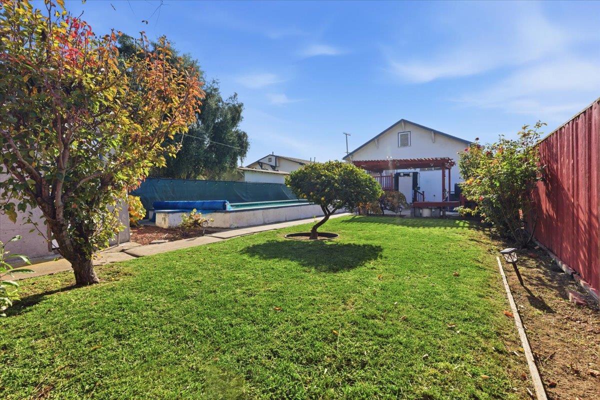 Detail Gallery Image 28 of 29 For 940 37th, Oakland,  CA 94608 - 3 Beds | 2 Baths