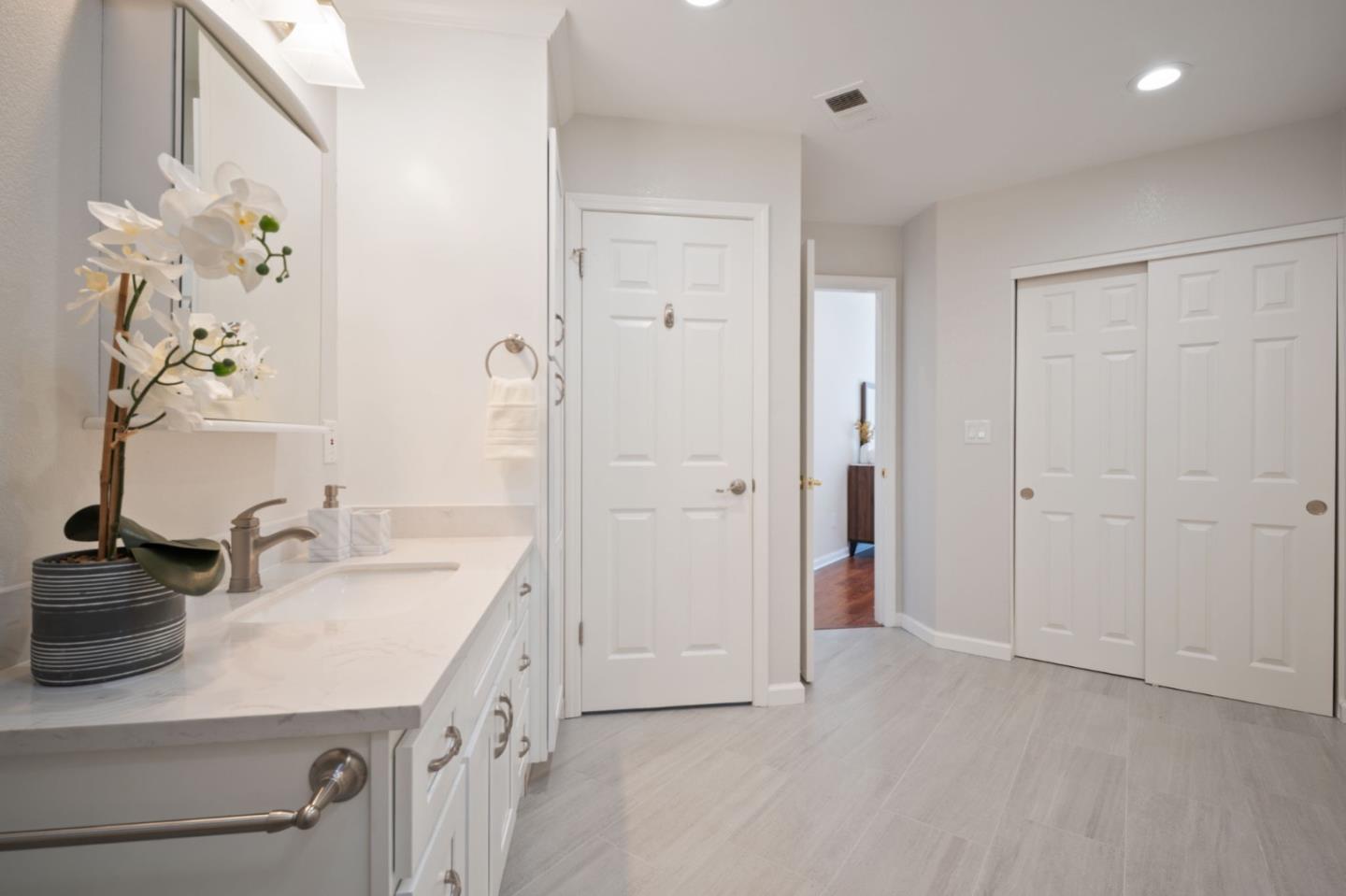 Detail Gallery Image 26 of 48 For 7704 Galloway Dr, San Jose,  CA 95135 - 2 Beds | 2 Baths