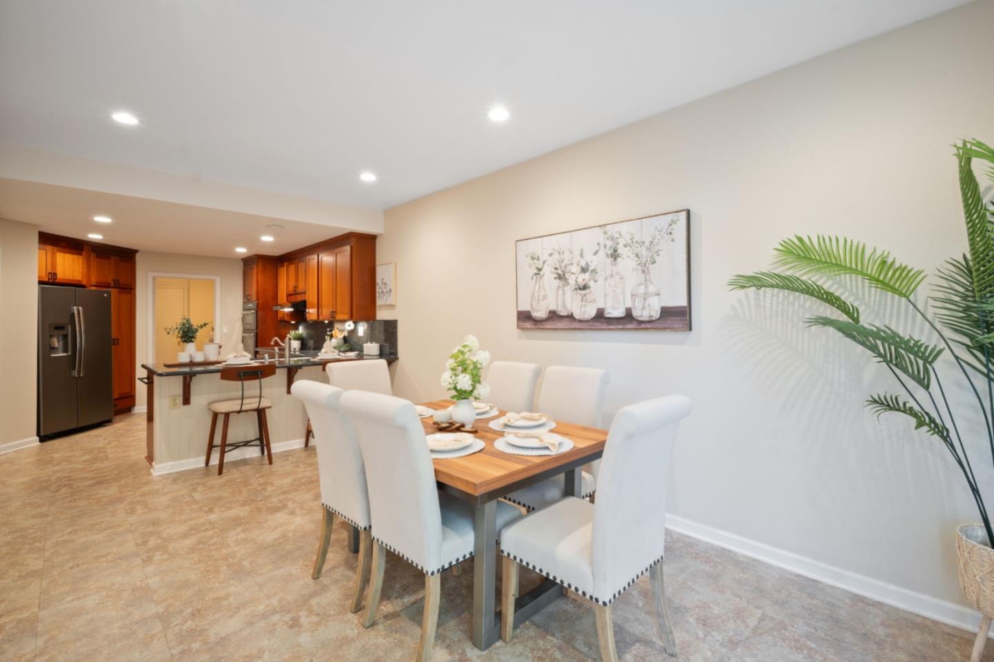 Detail Gallery Image 8 of 48 For 7704 Galloway Dr, San Jose,  CA 95135 - 2 Beds | 2 Baths