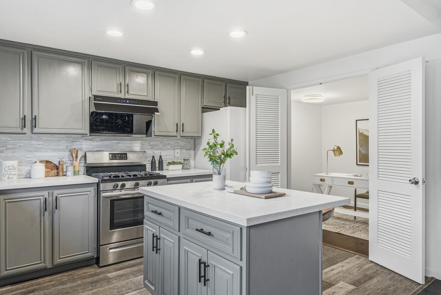 Photo #8: ML82029244 Listing: Photo #8