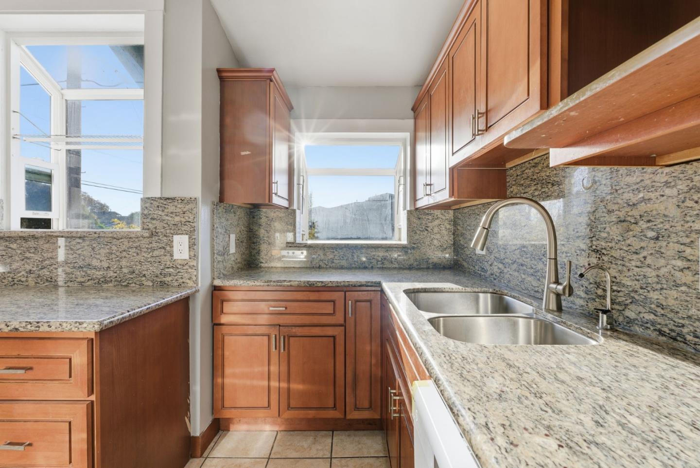 Detail Gallery Image 10 of 47 For 2801 Bartlett St, Oakland,  CA 94602 - 3 Beds | 1 Baths