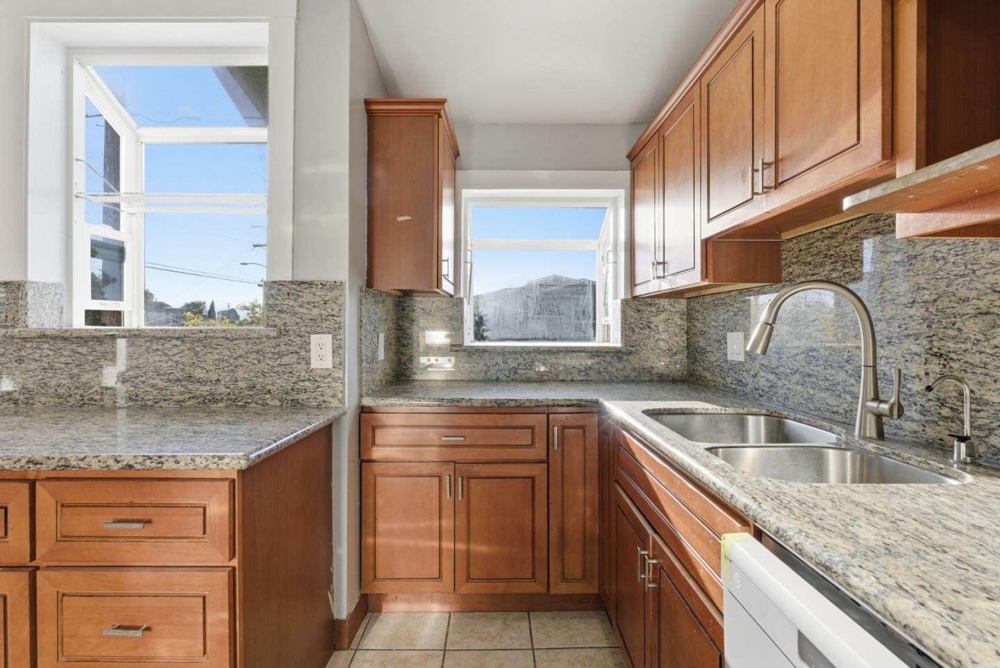 Detail Gallery Image 11 of 47 For 2801 Bartlett St, Oakland,  CA 94602 - 3 Beds | 1 Baths