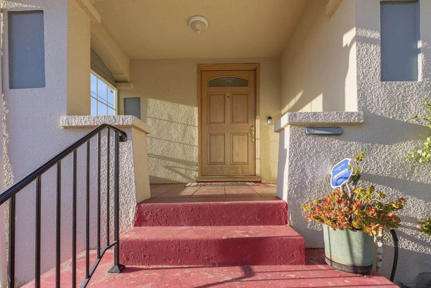 Detail Gallery Image 2 of 47 For 2801 Bartlett St, Oakland,  CA 94602 - 3 Beds | 1 Baths