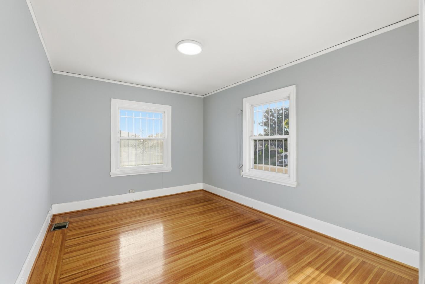 Detail Gallery Image 25 of 47 For 2801 Bartlett St, Oakland,  CA 94602 - 3 Beds | 1 Baths