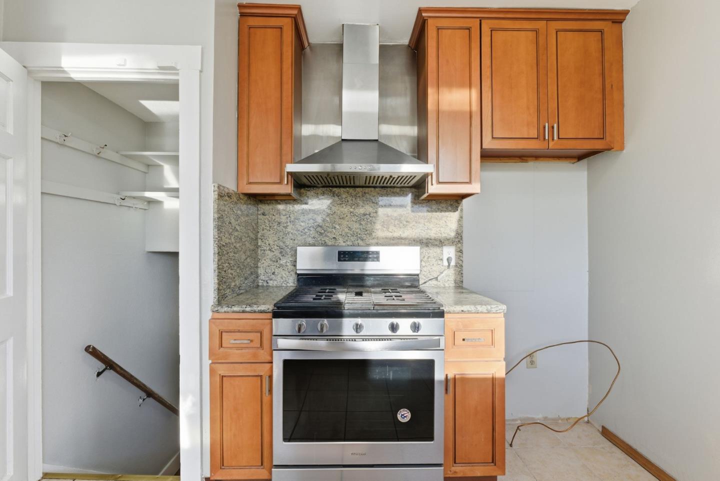 Detail Gallery Image 9 of 47 For 2801 Bartlett St, Oakland,  CA 94602 - 3 Beds | 1 Baths