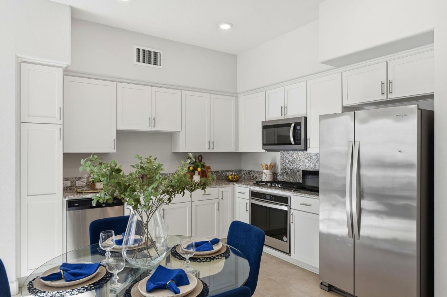 Detail Gallery Image 13 of 80 For 3027 Manuel St #3,  San Jose,  CA 95136 - 2 Beds | 2 Baths