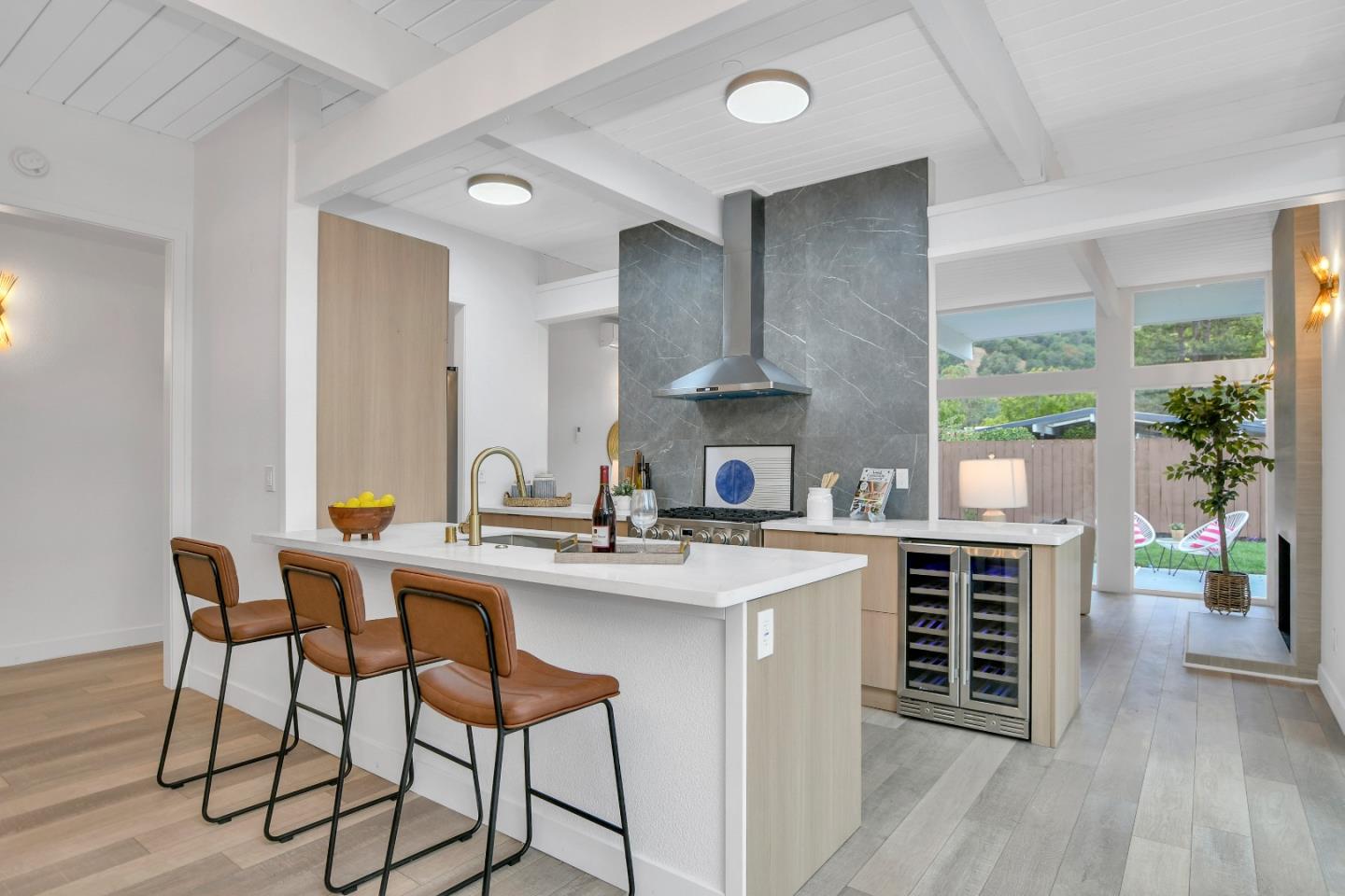 Detail Gallery Image 2 of 44 For 642 Appleberry Dr, San Rafael,  CA 94903 - 4 Beds | 2 Baths