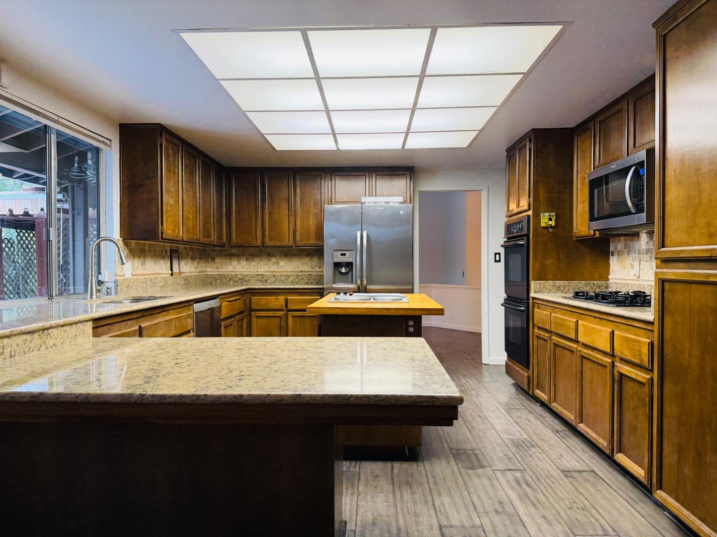 Detail Gallery Image 10 of 22 For 1100 Terra Way, Roseville,  CA 95661 - 4 Beds | 2 Baths