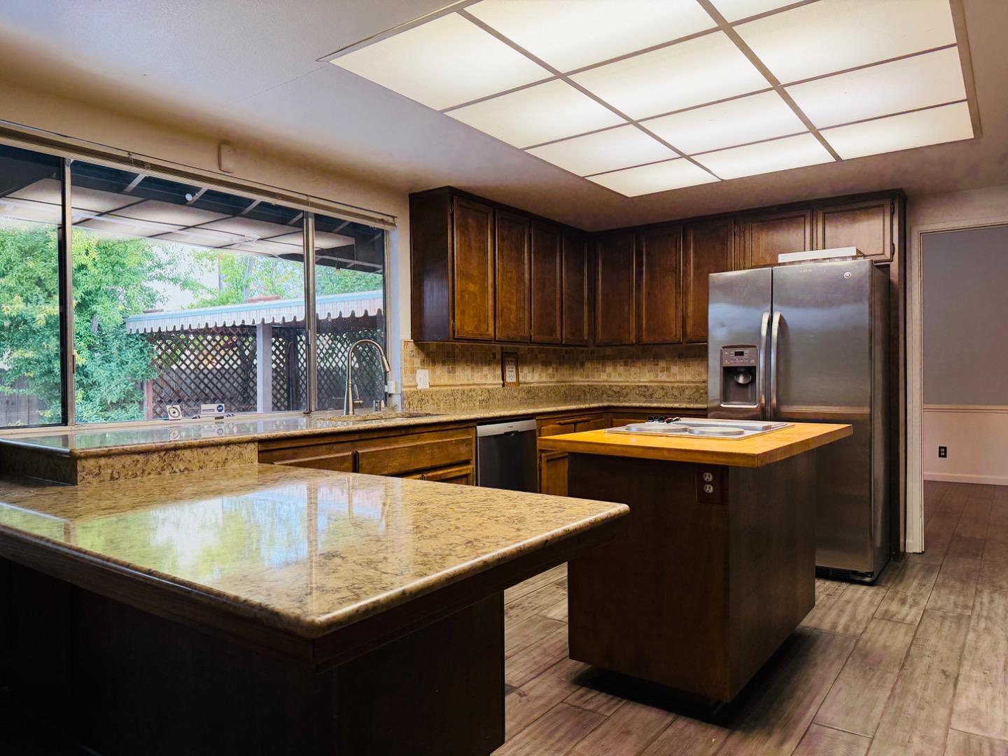 Detail Gallery Image 11 of 22 For 1100 Terra Way, Roseville,  CA 95661 - 4 Beds | 2 Baths