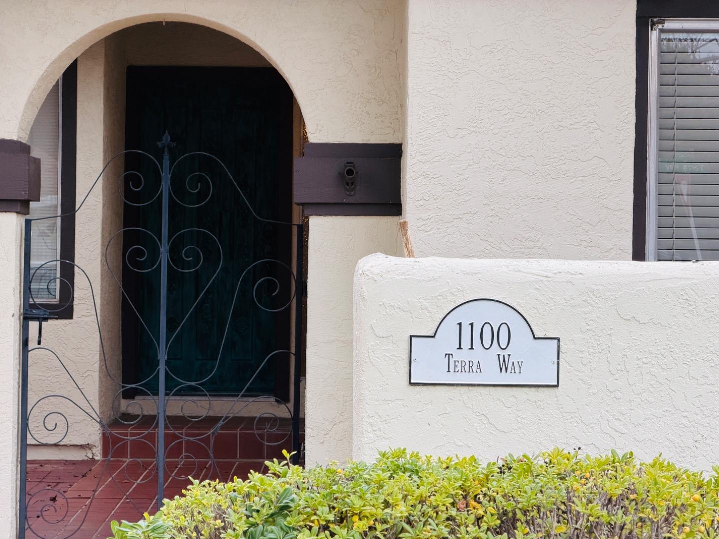 Detail Gallery Image 2 of 22 For 1100 Terra Way, Roseville,  CA 95661 - 4 Beds | 2 Baths