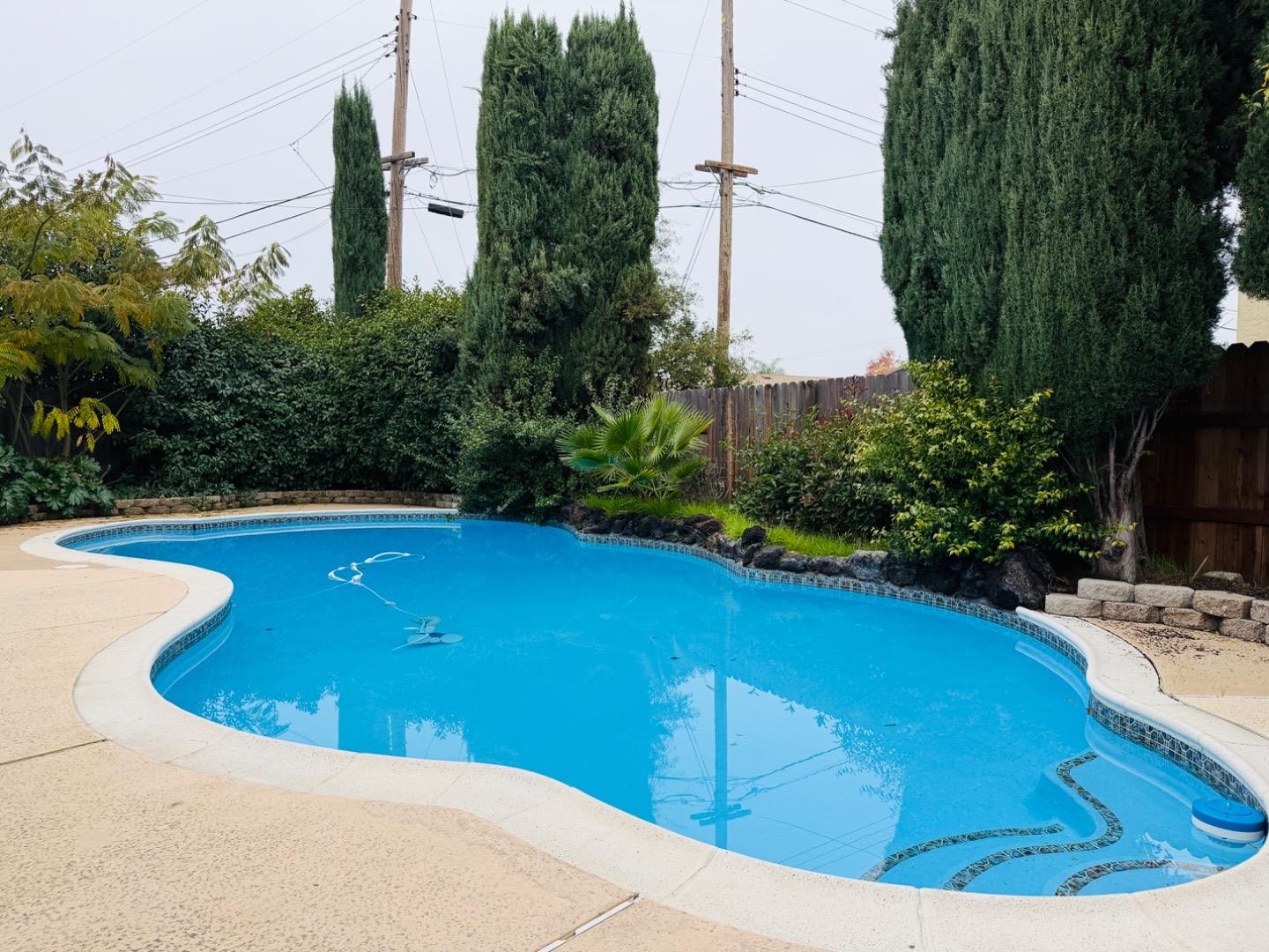 Detail Gallery Image 5 of 22 For 1100 Terra Way, Roseville,  CA 95661 - 4 Beds | 2 Baths