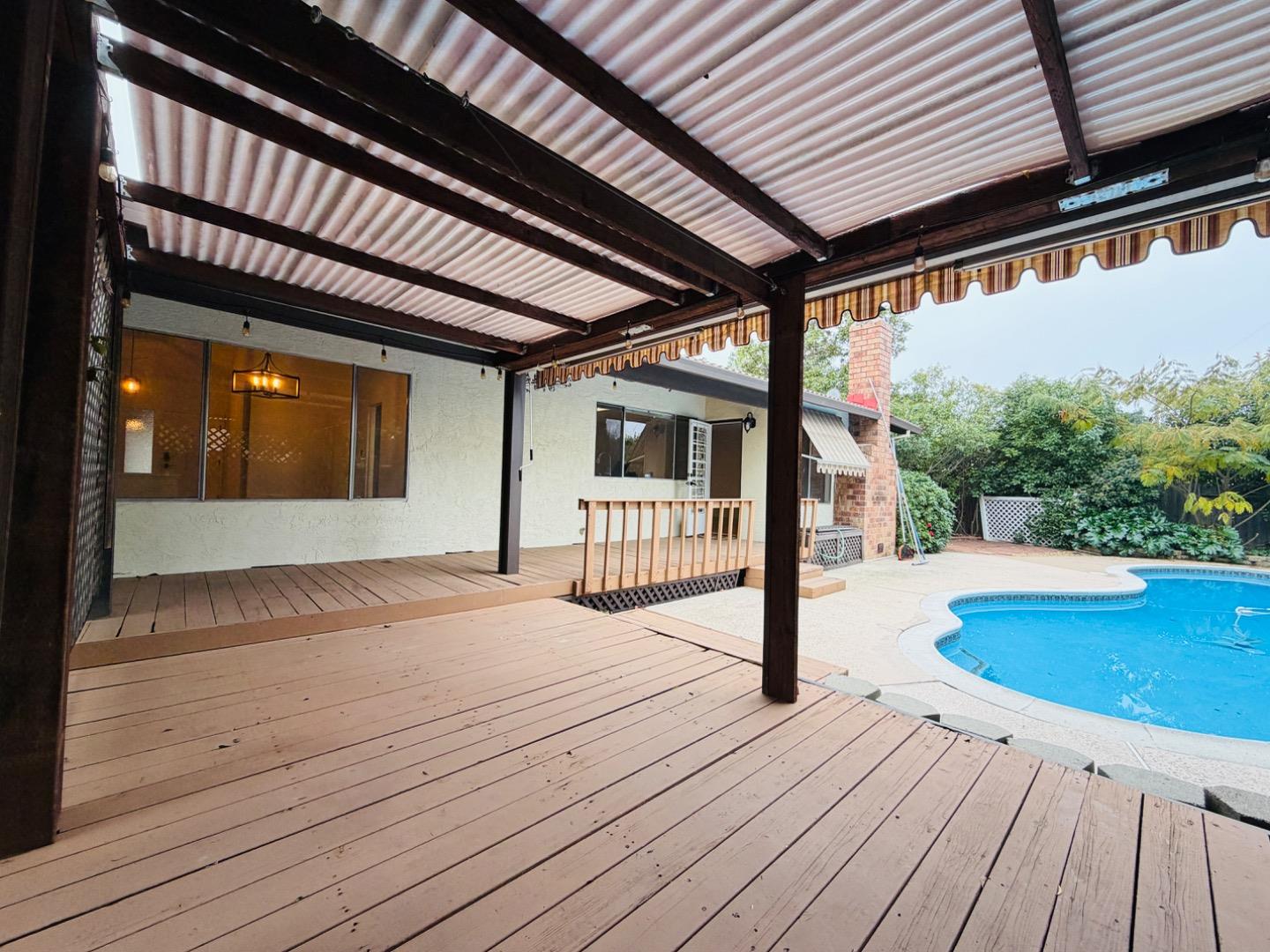 Detail Gallery Image 6 of 22 For 1100 Terra Way, Roseville,  CA 95661 - 4 Beds | 2 Baths