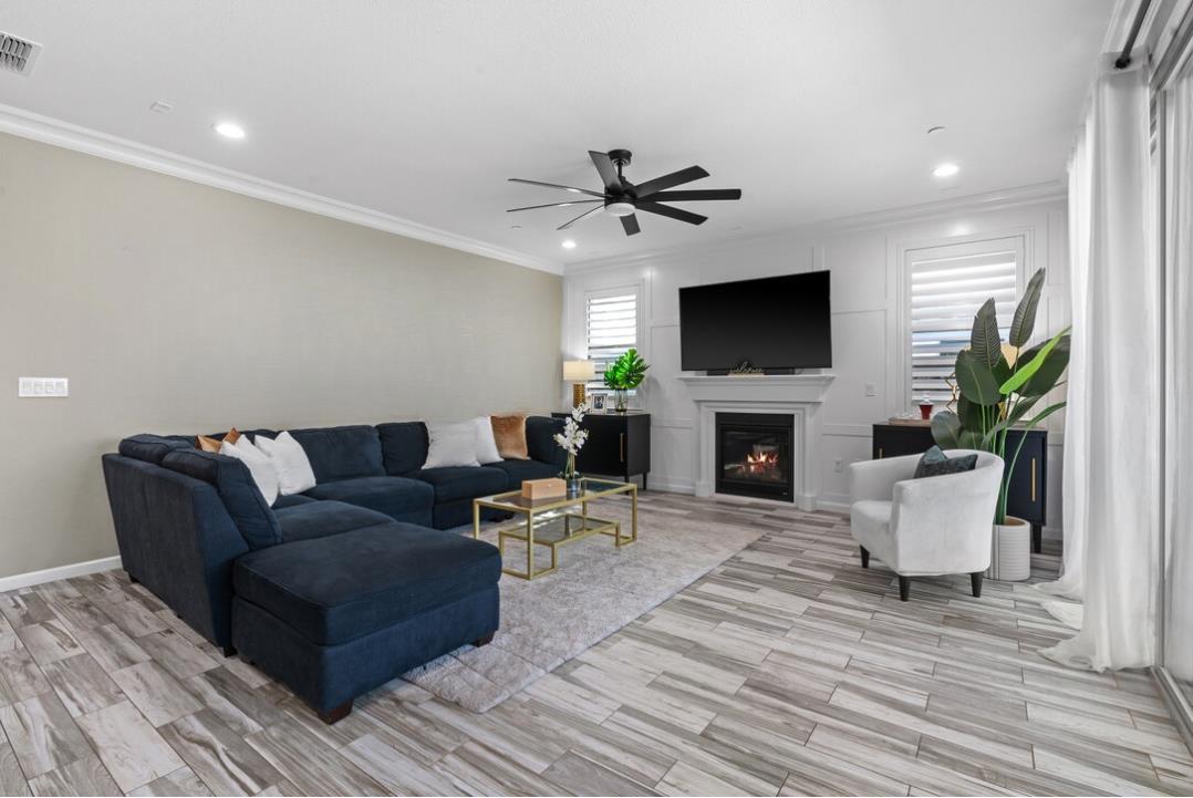 Detail Gallery Image 13 of 39 For 1737 Cranbrook Ct, Lathrop,  CA 95330 - 5 Beds | 4/1 Baths